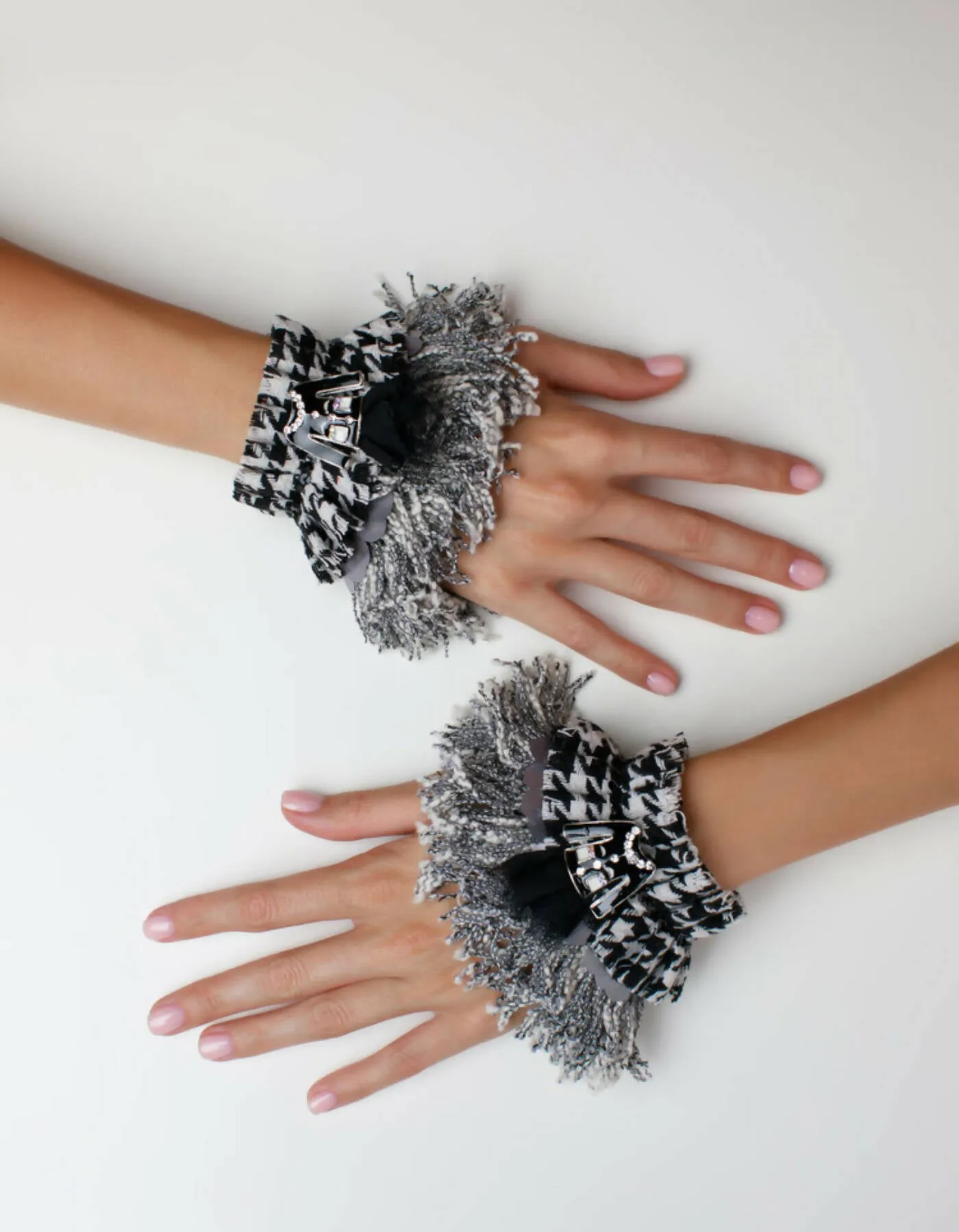 Ayan Cuffs