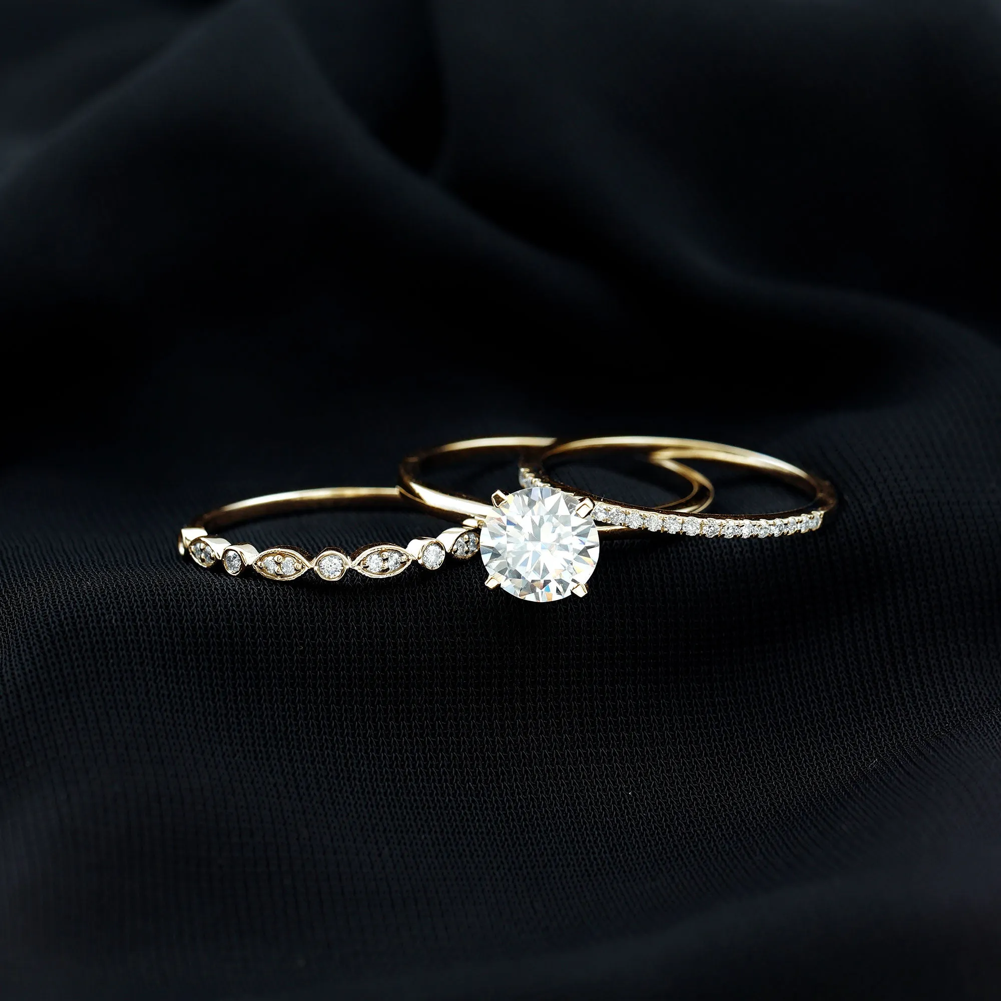 Round shape Solitaire Moissanite Trio Wedding Ring Set