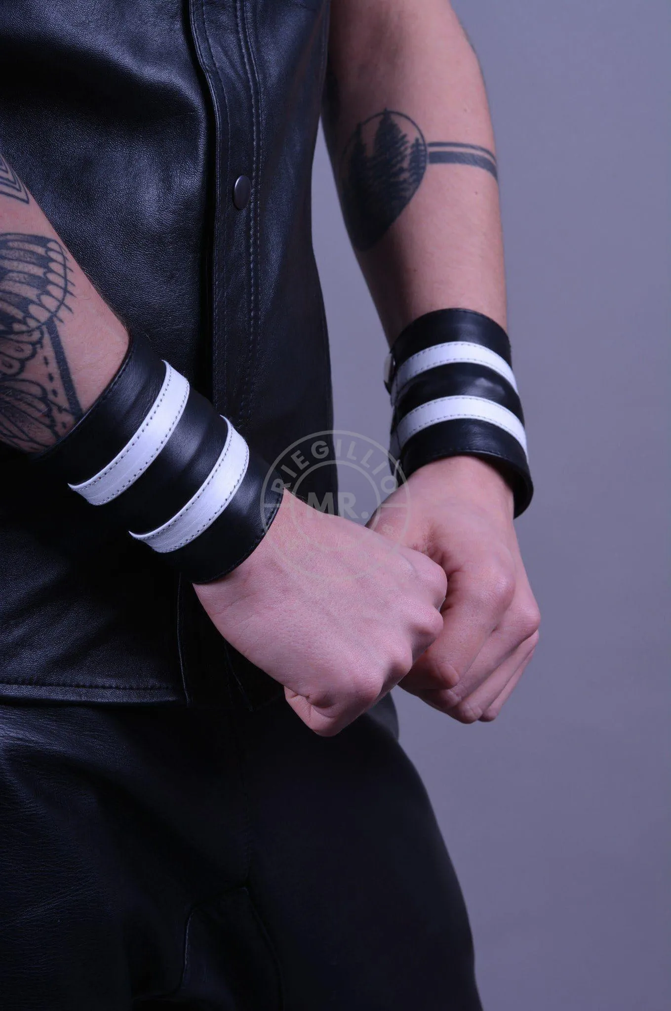 White Wrist Wallet - Double stripe